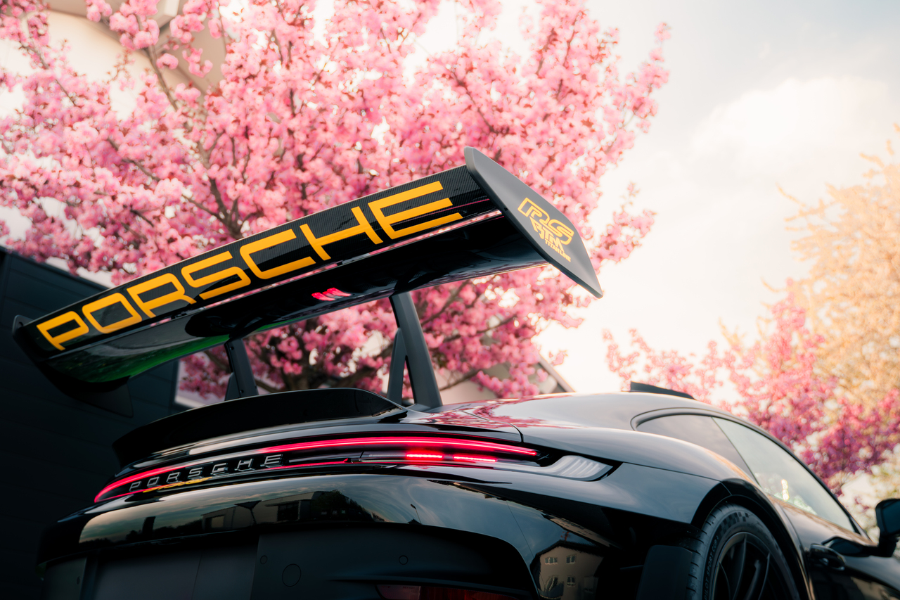 GT3 RS mit Blüten